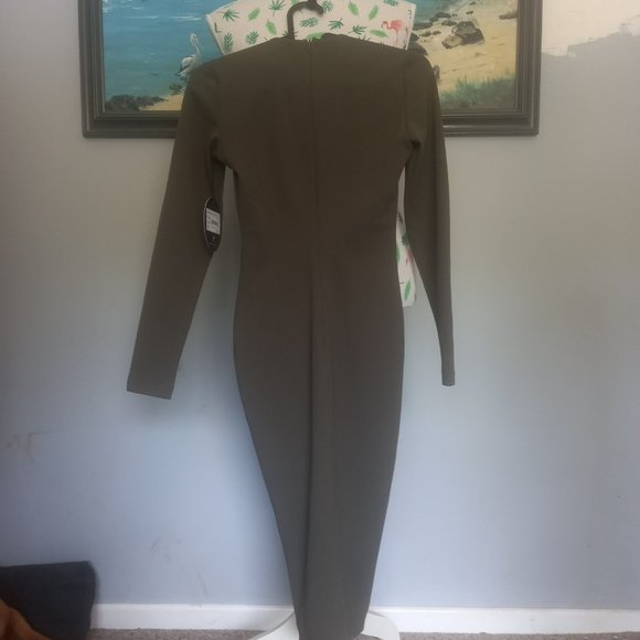 🥳HOST PICK🥳Nookie olive green bombshell plunge v neck body con midi dress (8) - Picture 8 of 9